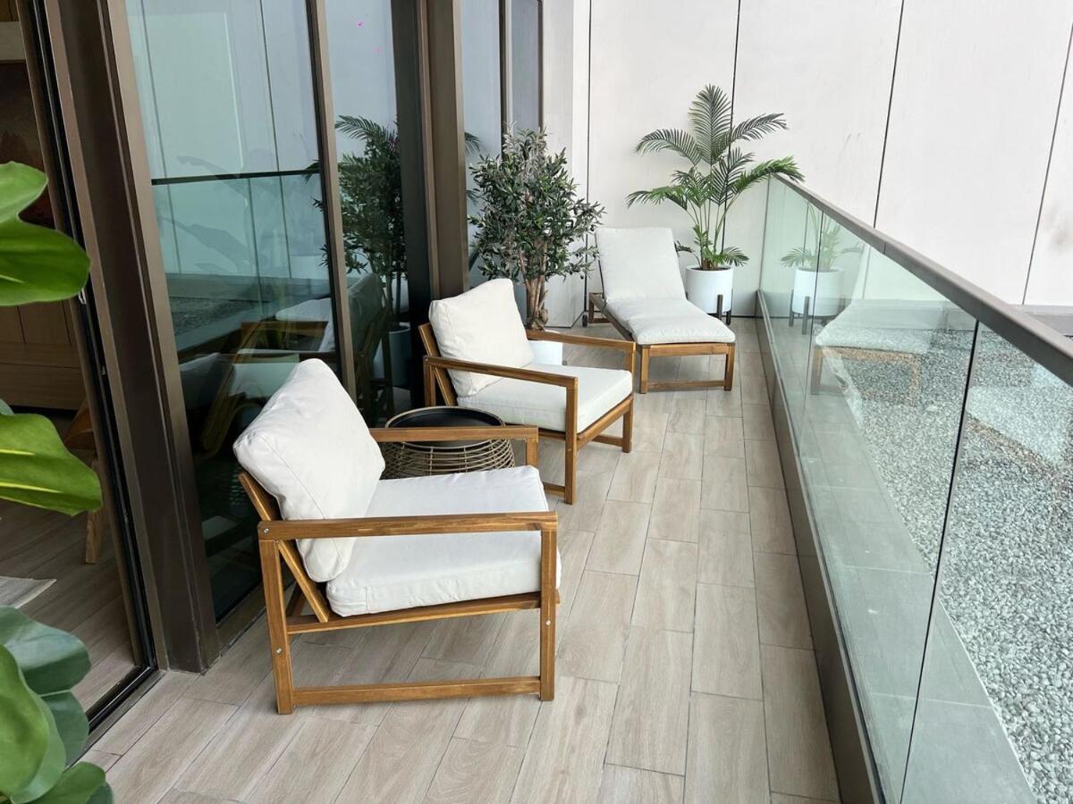 Luxury Terrace - Palace Residences Apartment