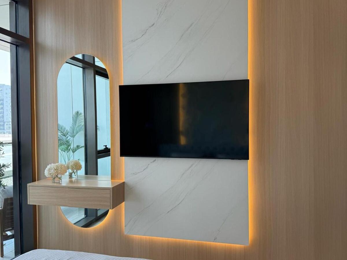 Luxury Terrace - Palace Residences * Dubai